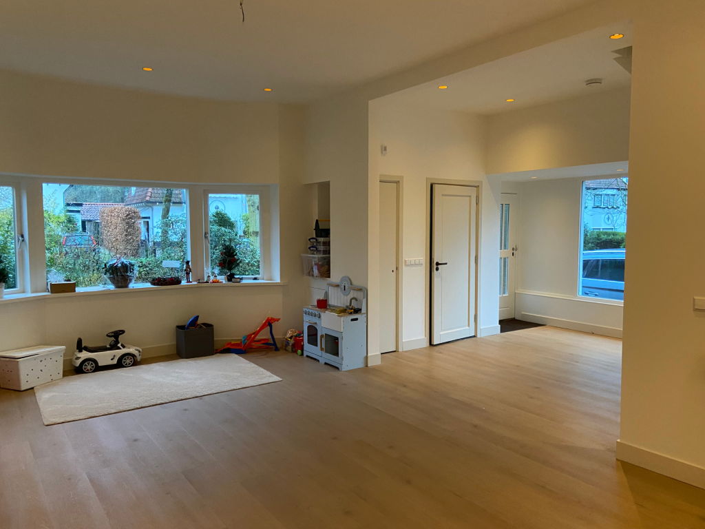 Renovatie woonkamer na foto.