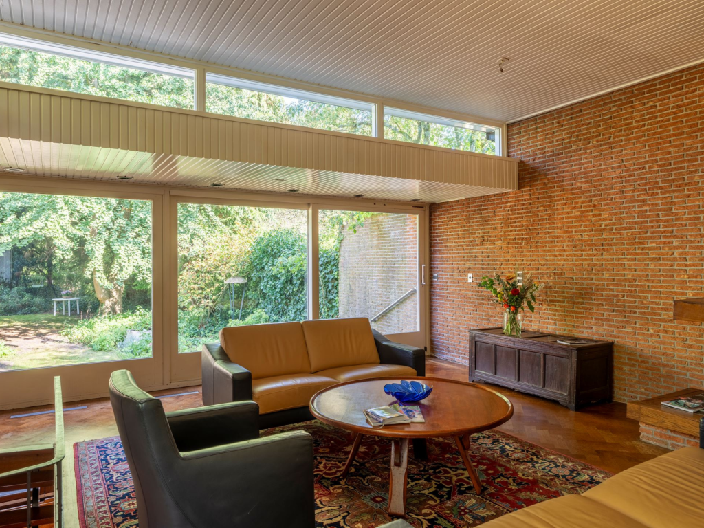 Renovatie woonkamer voor foto.