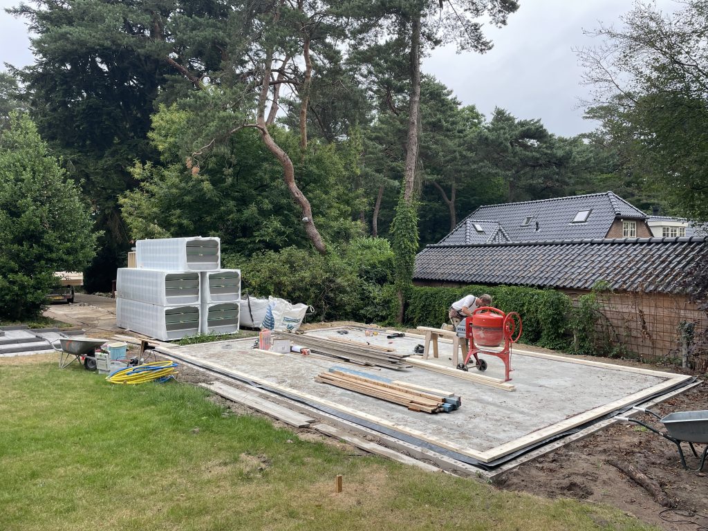 Nieuwbouw garage in Soest tijdens foto