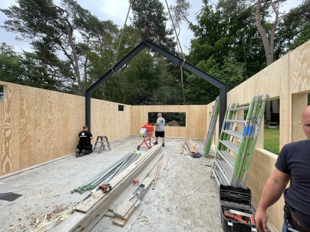 Nieuwbouw garage in Soest tijdens foto