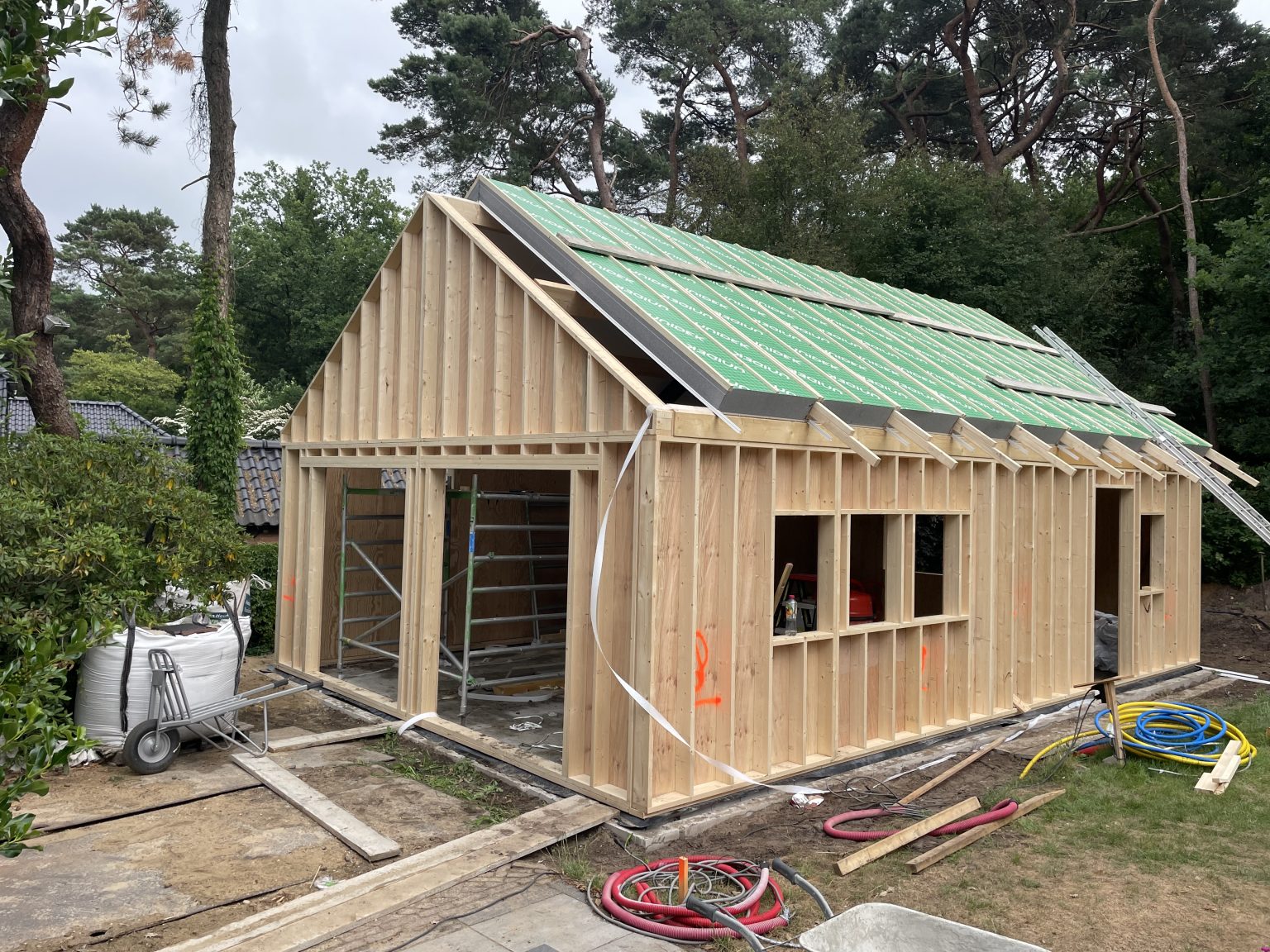 Nieuwbouw garage in Soest tijdens foto